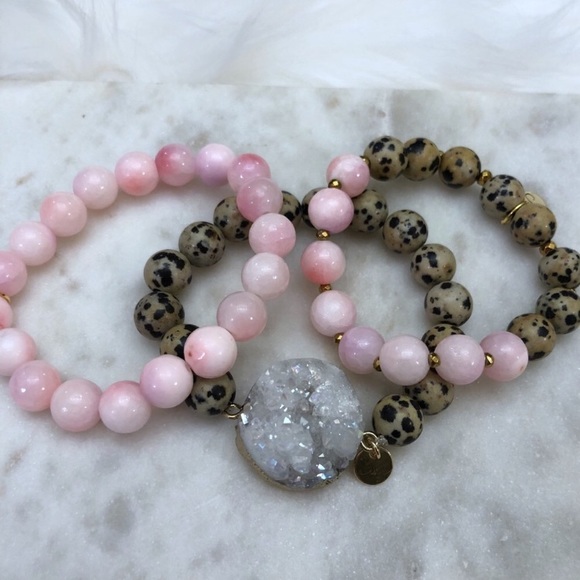 🎉5XHP🎉 Dalmatian Druzy Stretch Bracelet - Picture 5 of 5